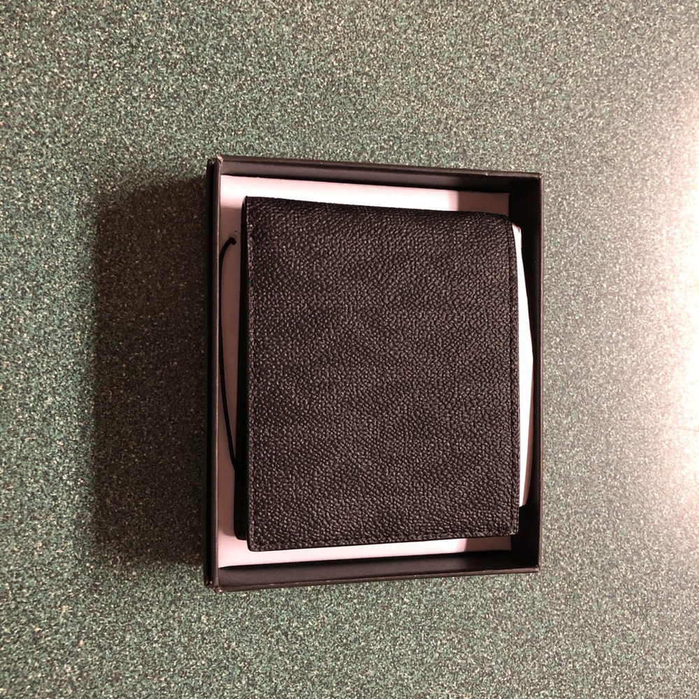 Michael Kors men’s wallet MSRP $88 brand new - Picture 3 of 8